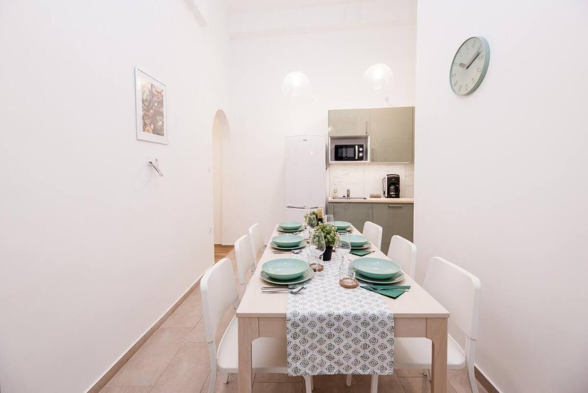 Brand New Central Ac Apartment ブダペスト エクステリア 写真