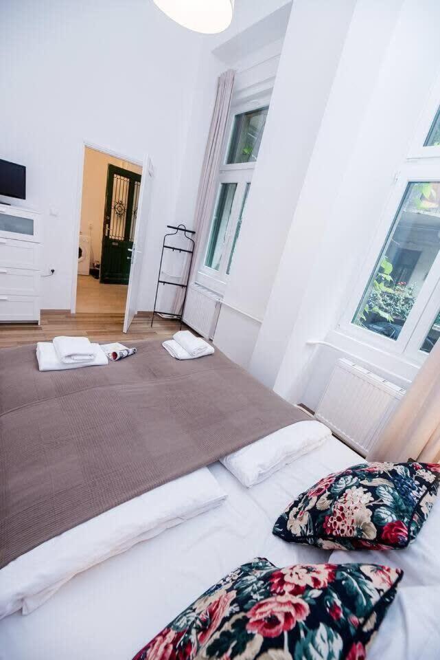 Brand New Central Ac Apartment ブダペスト エクステリア 写真